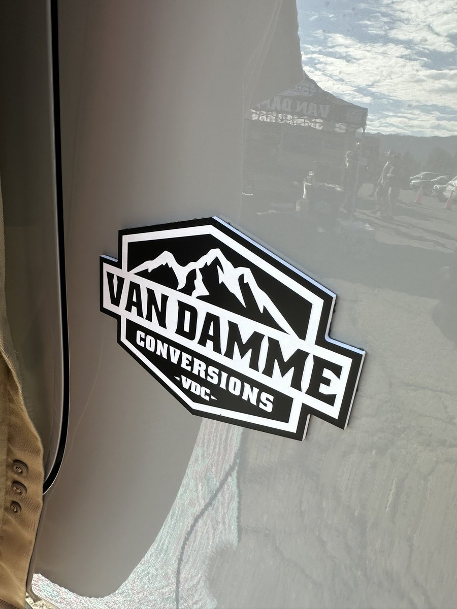 It’s vantime #vanlife #vancrush #vanlifedreams #vanlifewithkids #homeiswhereyouparkit #vanlifejourney #sprintervan #mercedesbenzvans #goadventurevan1 #vankulture #adventuremobile #campervanlife #offroadvan #vanclan #vanlifejourney #sprintervanconversion #adventurevanxpo