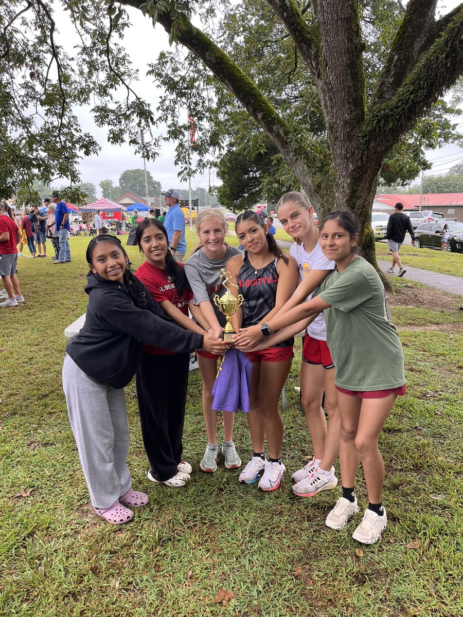 Great morning at Fairview Invitational! Girls got a 3rd place finish as a team, and Esmeralda Escobar and Daniel Leija got top 10 finishes! #AHSAggiePride <a href="/AHSAggieSports/">AHS Athletics</a> <a href="/AHS_Aggies/">Albertville Aggies</a>
