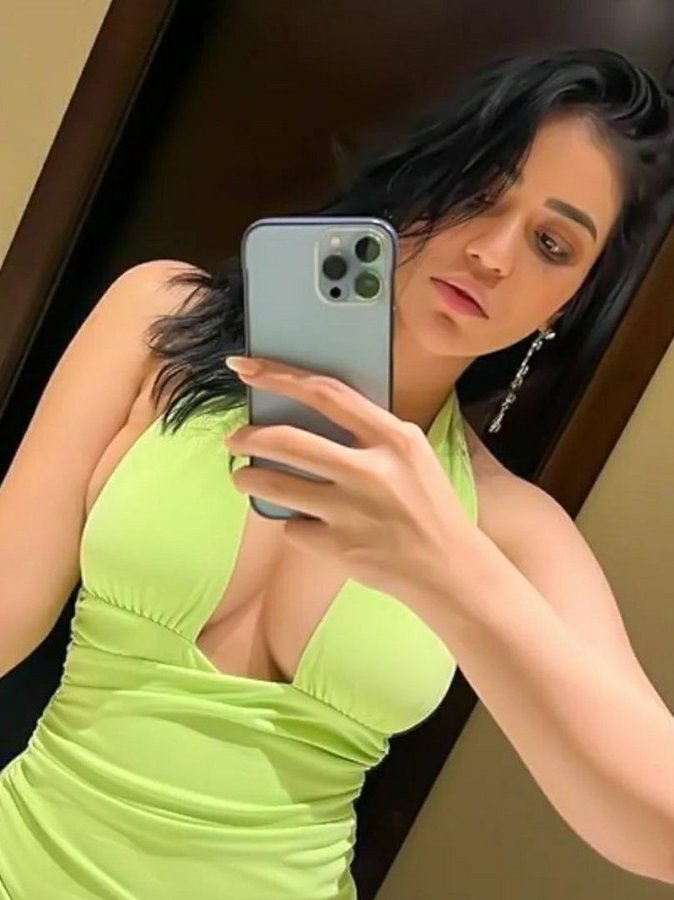 F6KWWHtWsAAj8dY?format=jpg&name=900x900