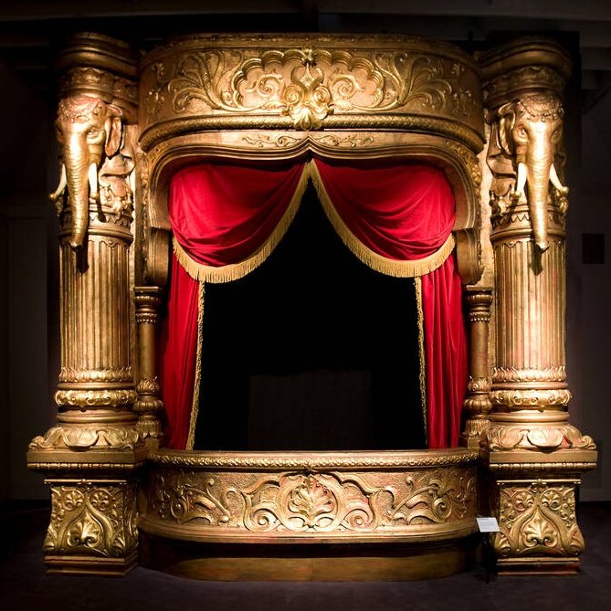 After a short period of closure for essential maintenance works, the <a href="/V_and_A/">V&A</a> Theatre and Performance Galleries are now OPEN! Free to visit 7 days a week. More info: vam.ac.uk/collections/th…