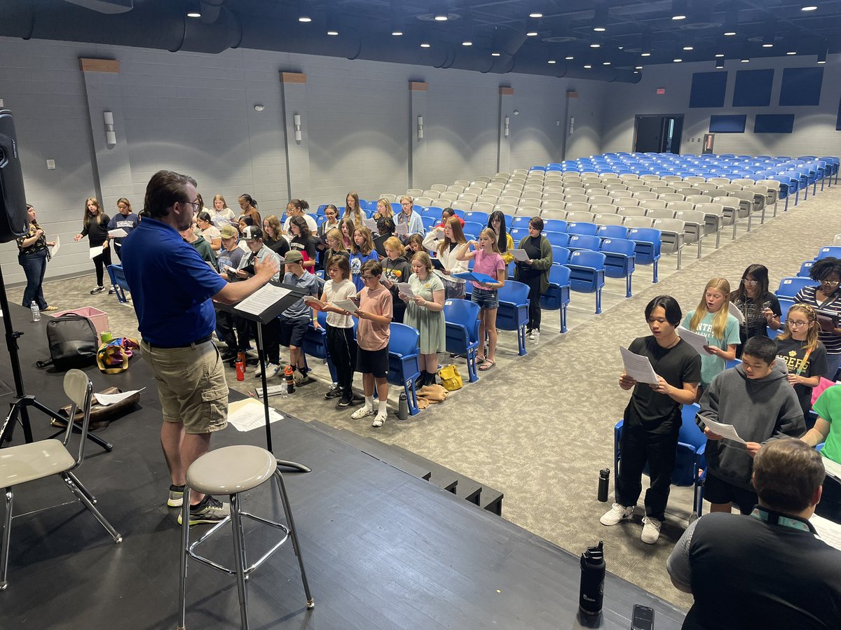 ChoirRsms's tweet photo. RUCO Middle School choir students practicing for their MTVA Honor Choir Auditions early on Saturday morning! @RCSArts @rucoschools @RSMSKNIGHTS @wbmsboro @scmschoir @SiegelMiddle @theStormSingers @Central_Magnet @RMSRavens https://t.co/WHa1zL5VEN