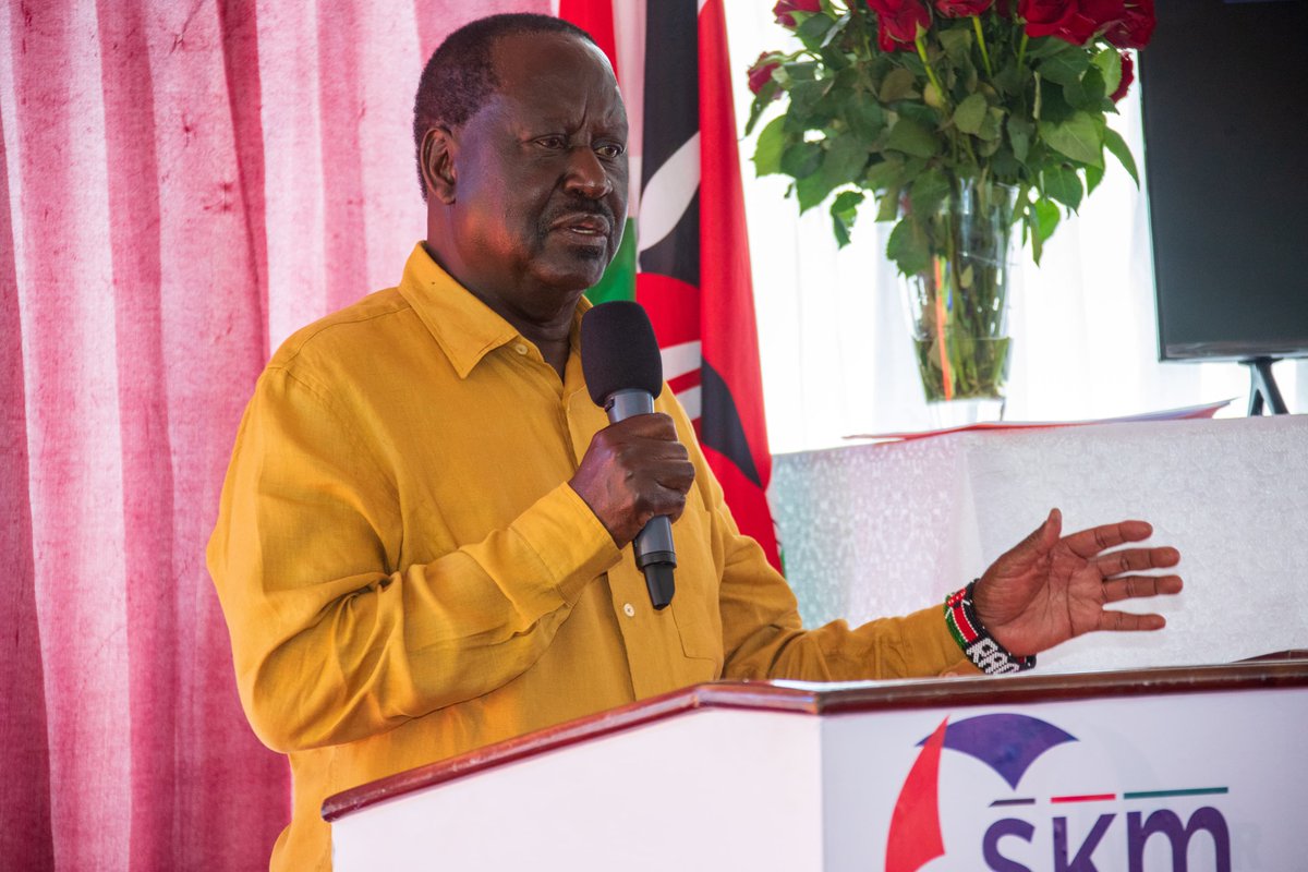 EngrOchi's tweet photo. Baba @RailaOdinga will NEVER tire. Kina zakayo walitumiwa fare waende wapeane feedback marekani vile anwahangaisha. NA BADO! https://t.co/JIlOFHg936