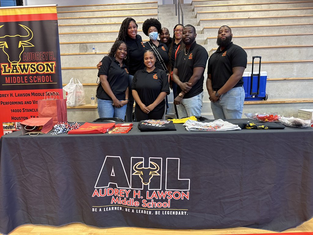 LawsonTexans's tweet photo. The “A”MAZING Admin of THEE Audrey H. Lawson Middle School! ❤️🖤💛 https://t.co/bI9r02p1X5