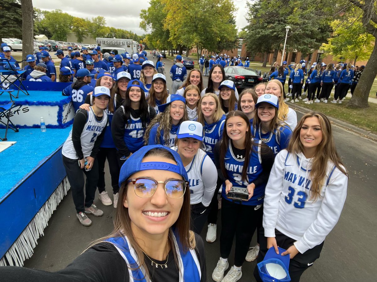 CometsWBB's tweet photo. Next up… Farmer’s Bowl parade🥳 https://t.co/Dk5CvvS38d