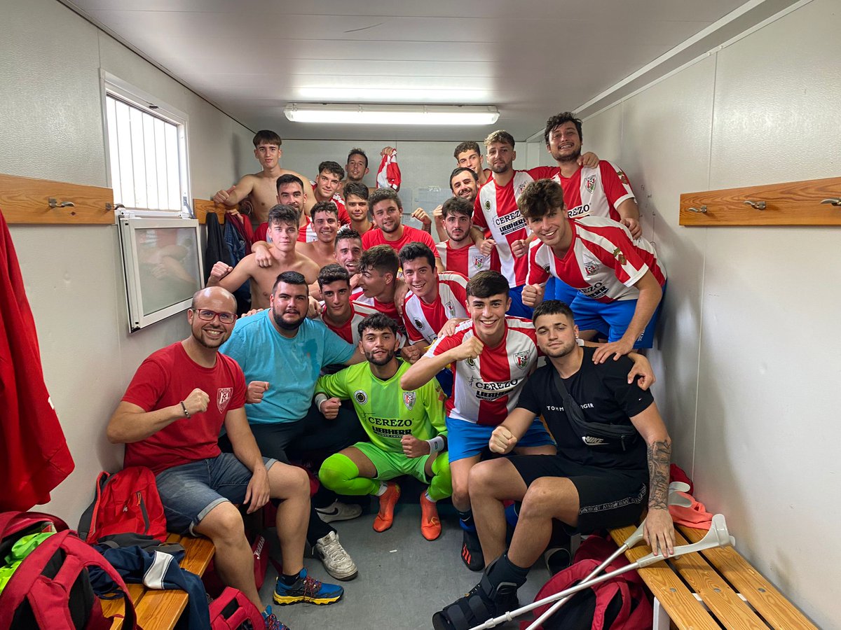 Comencem la lliga 23/24 amb una important victòria 0-4 a casa del sempre complicat Quintinenc.

Plantilla molt jove amb un gran nivell de futbol que segur ens donarà tardes de molt bon futbol.

Enhorabona equip!