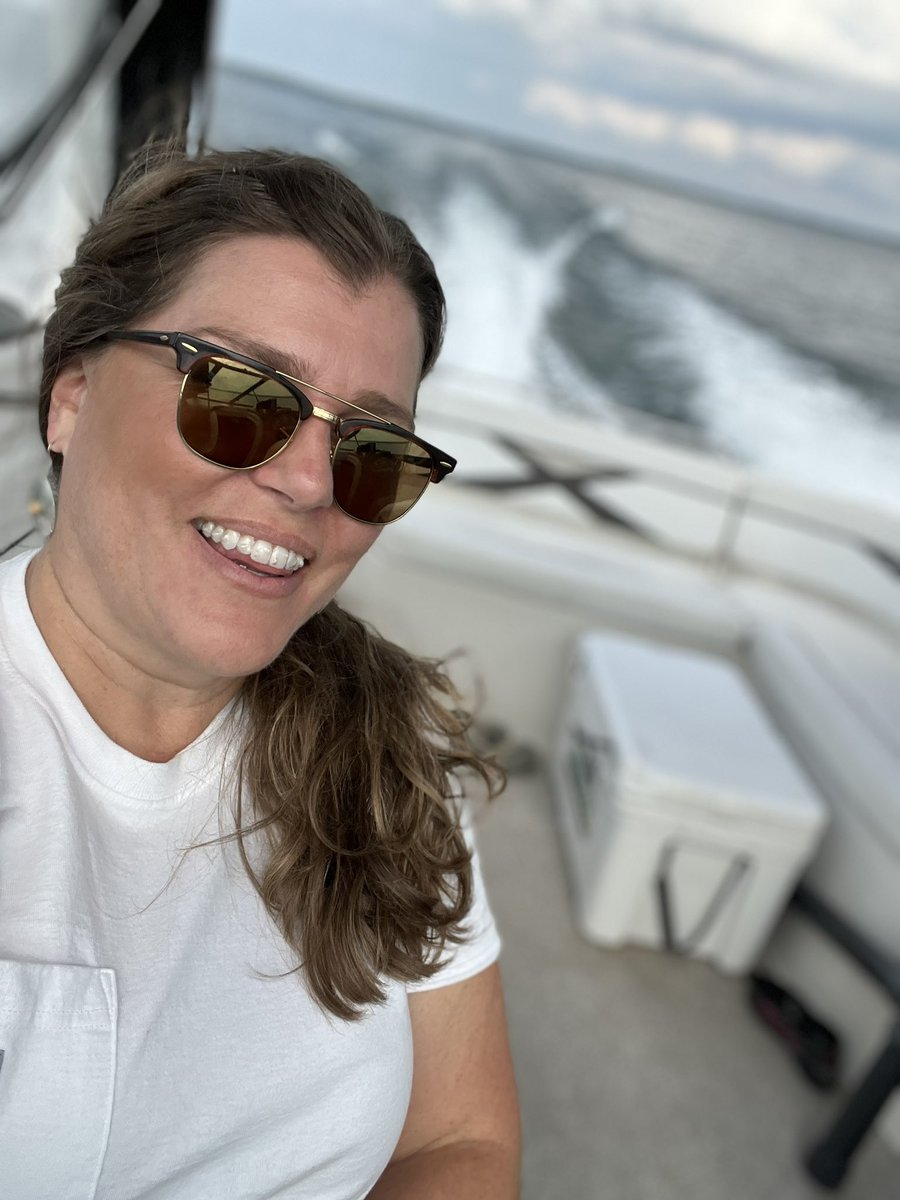 Chasing a little pre-harvest balance…. Can’t be mad about a gorgeous fall day on the lake with Mr. Apple. 

#nomi #mullettlake #WorkLifeBalance #WinterIsComing #HarvestIsComing