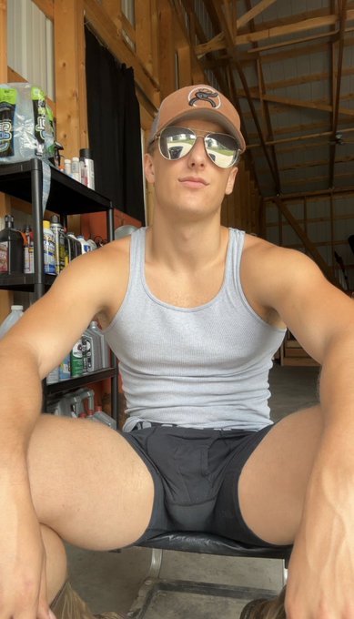 We country boys are always horny 😈 https://t.co/jRbG86J5KD