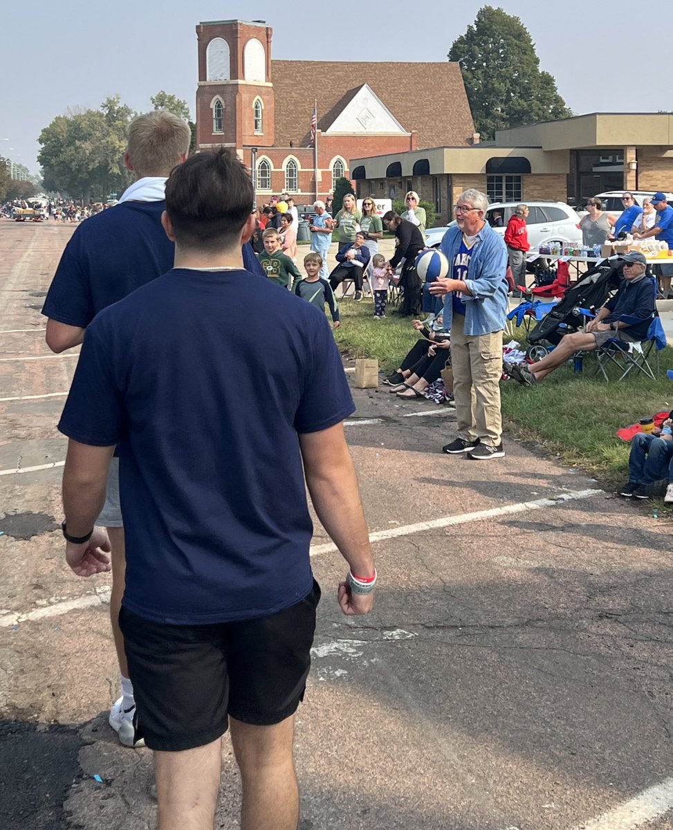 Dakota State Men's Basketball tweet media