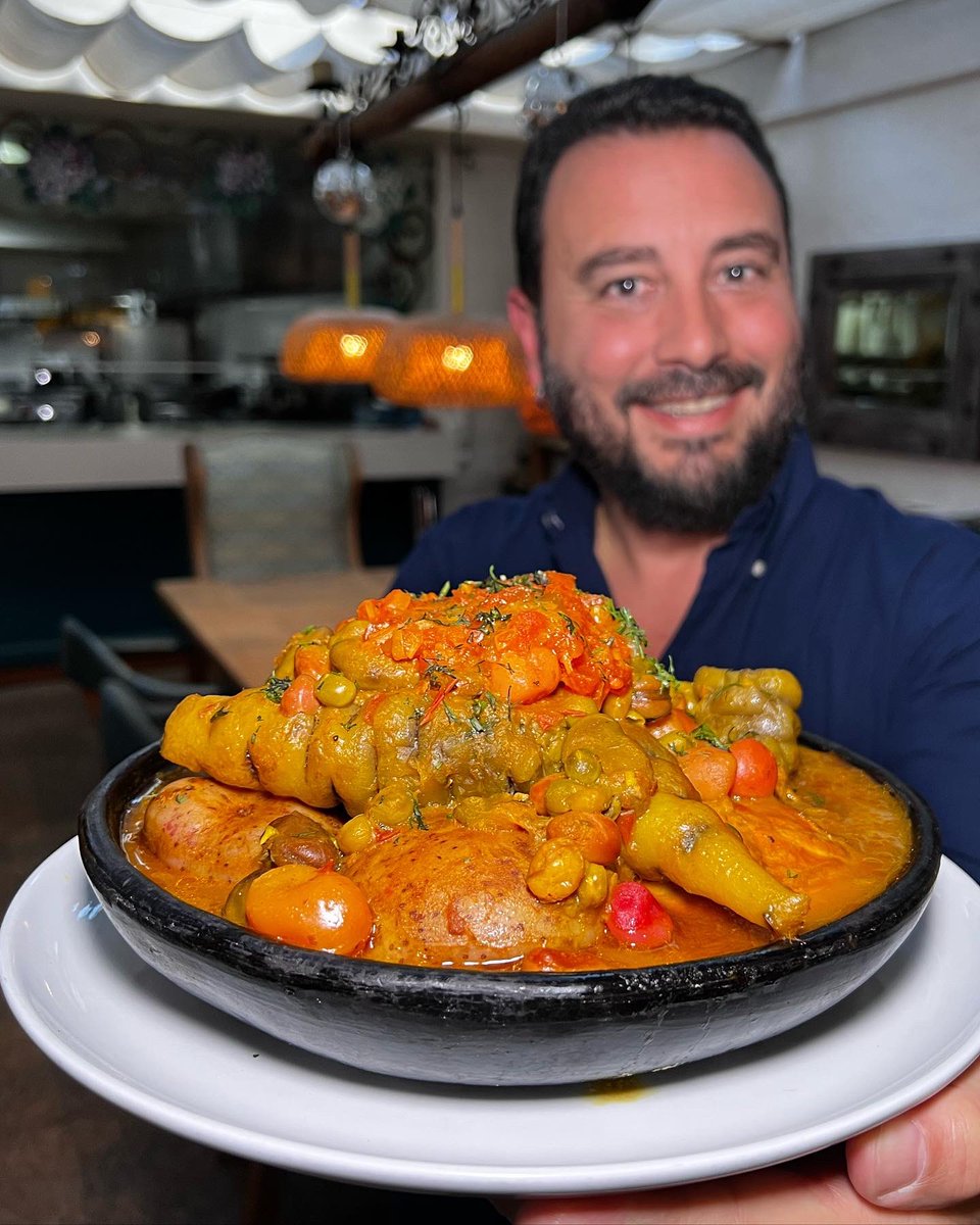 tuliorecomienda's tweet photo. TOP 50 COLOMBIA🇨🇴
Los restaurantes más increíbles de Colombia.

No hay un orden específico. Los claps 👏🏼 son para quienes sirven comida colombiana o platos inspirados en Colombia. Para verlos abre la appliación TULIO Recomienda.

1. Prudencia - Bogotá
2. Sambombi - Medellín
3. Platillos Voladores - Cali 👏🏼
4. La Brasserie - Bogotá
5. Candé - Cartagena 👏🏼
6. Palo Mulata - Cali
7. El Chato - Bogotá
8. Miura - Barranquilla
9. Contradición - Marinilla 👏🏼
10. Mediterránea de Andrei - Bogotá
11. El Steak House Chez Ernest - Barranquilla
12. Ringlete - Cali
13. El Secreto Español - Pereira
14. La Kasta - Bogotá👏🏼
15. El Prudente - Barranquilla
16. OCI - Medellín
17. Erre - Cartagena
18. Los Hijos de Sancho - Barranquilla
19. Mar y Fuego - Medellín 👏🏼 
20. Salma - Villavicencio 👏🏼
21. Seratta - Bogotá
22. M Cocina - Barranquilla, Cartagena, Bogotá
23. Sabina - Barranquilla
24. Bastimento - Villavicencio👏🏼
25. Ouzo - Santamarta

5 TESORITOS
1. Hab Café - Bogotá
2. Testigo - Bogotá👏🏼
3. Taganga - Bucaramanga👏🏼
4. Obrador - Llanogrande
5. Devoto - Barranquilla

5 AUTORES DIVINOS
1. Manuel - Barranquilla
2. El Cielo - Medellín y Bogotá
3. Celele - Cartagena 👏🏼
4. LEO - Bogotá👏🏼
5. Guásimo - Santa Marta👏🏼

NUEVAS CIUDADES
1. Ritual - Neiva
2. Galileo - Cúcuta
3. Latino - Pereira👏🏼
4. Bistró El Mordisco - Itaguí
5. Helena Adentro - Filandia👏🏼

5 COLOMBIANOS IMPERDIBLES
1. La Herencia - Bogotá
2. Doña Elvira - Bogotá
3. Fogon de Palo - Manizales
4. Teresa Pone la Mesa - Popayán
5. San Res - Bucaramanga

5 PARRILLAS INCREÍBLES
1. La Cabrera - Bogotá
2. D’Res - Cartagena y Medellín
3. Bacca - Bucaramanga
4. La Carreta - Bucaramanga
5. Marmoleo - Llanogrande

5 MAMÁS DE LA COCINA
1. El Rancho de Margoth - Guacarí
2. Donde Estela - Medellín
3. Dónde Basilia - Cali
4. Josefina Cassiani - Barranquilla
5. Doña Hilda Cuero - Rozo

5 EXPERIENCIAS del MUNDO
1. Barricas Español - Bogotá
2. Storia d’Amore - Cali, Bogotá, Barranquilla
3. Ushin Japonés - Bogotá
4. O ’Brasileiro Rodizio - Pereira
5. Litany Árabe - Cali

5 CHICHARRONES
1. Carnivoros - Bogotá
2. Café Valluno - Cali
3. El Trifásico - Envigado
4. El Arpa - Tuluá
5. El Barril Llanero - Villavicencio