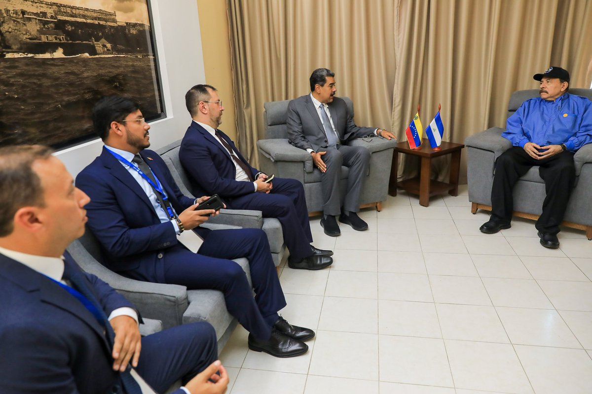 Comandante Daniel Ortega, Presidente de Nicaragua, sostiene encuentro con Nicolas Maduro, Presidente de la hermana República de Venezuela. #CumbreG77YChina @4F_Mamba