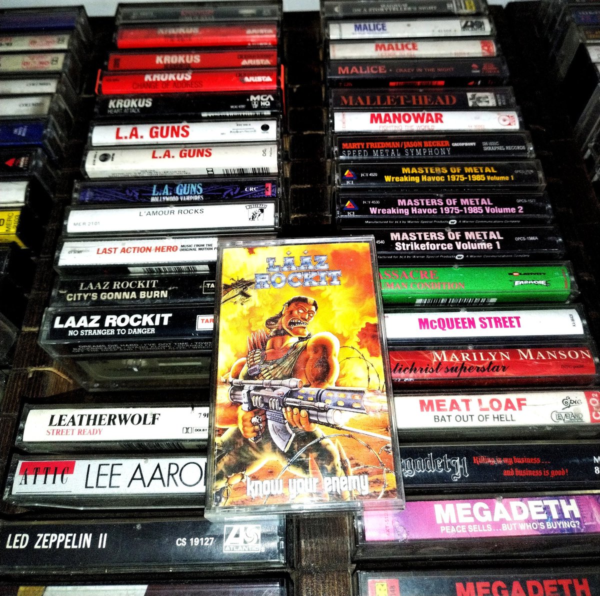 gilvaldez76's tweet photo. 16 de Septiembre de 1987, #LaazRockit lanzรณ su tercer album "Know Your Enemy". Producido por Roy Rowland, portada por Jeff Sadowski, lanzado por la disquera Enigma Records.
#ShotToHell
#LastBreath
#MeansToAnEnd
#Euroshima
#SelfDestruct https://t.co/DqjicHoKIM