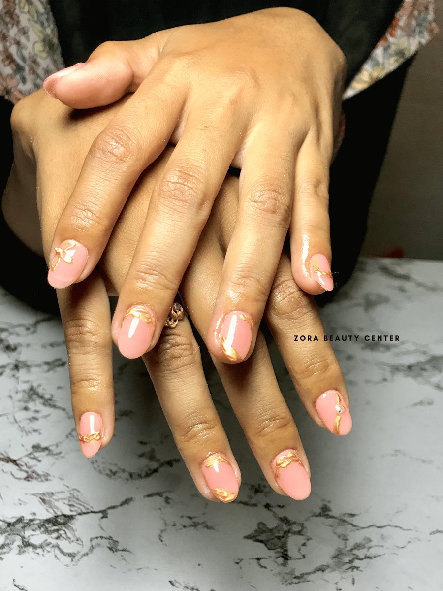 BelShinta's tweet photo. Nail art Extension free desain S&amp;K berlaku cuma 100K aja udah include manicure express + Vit 

#nailart
#Malang
#NailartMalang https://t.co/fOa4xtV0A7