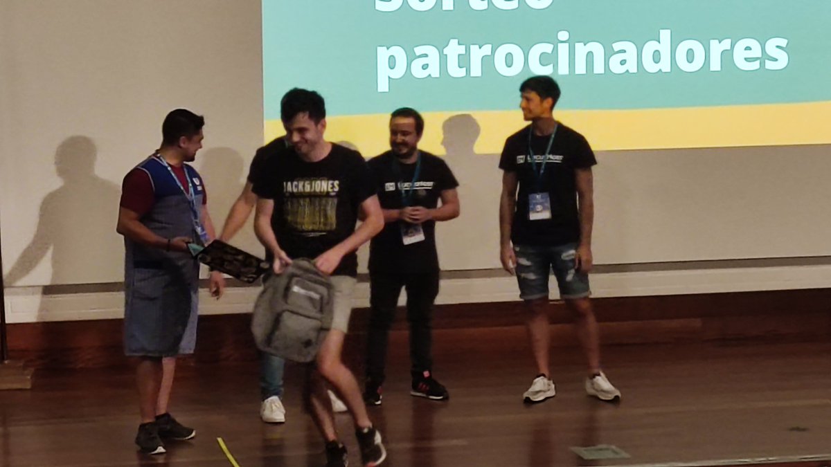 Enhorabuena a los ganadores en
<a href="/PonteWordCamp/">WordCamp Pontevedra</a> de la super mochila de <a href="/LucusHost/">LucusHost</a>  🙌
#PonteWordCamp