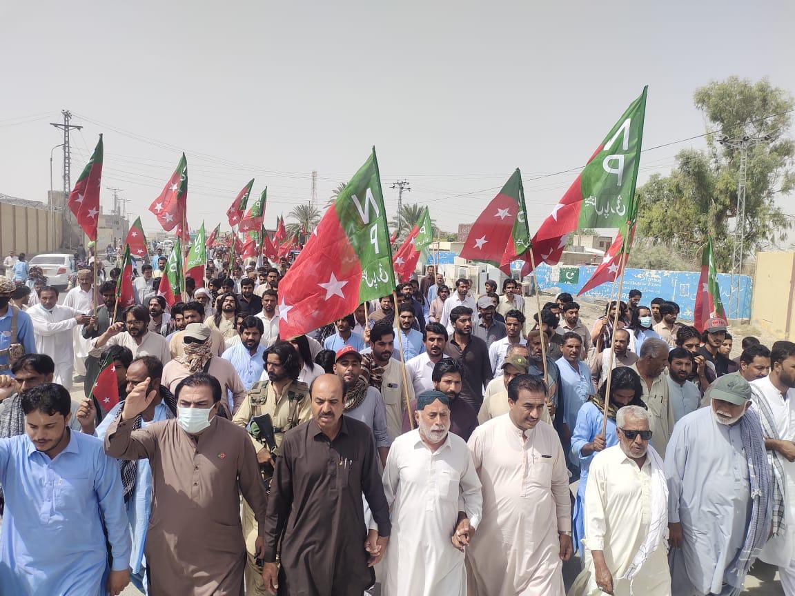 NationalParty_'s tweet photo. National Party holds protests throughout Balochistan against the closure of the Iran and Afghanistan borders, including Quetta, Turbat, Panjgoor, Awaran, Khuzdar, Sohbatpur, Kalat, Gwadar, Dera Murad Jamali, and other districts. https://t.co/iFMEyfqAFj