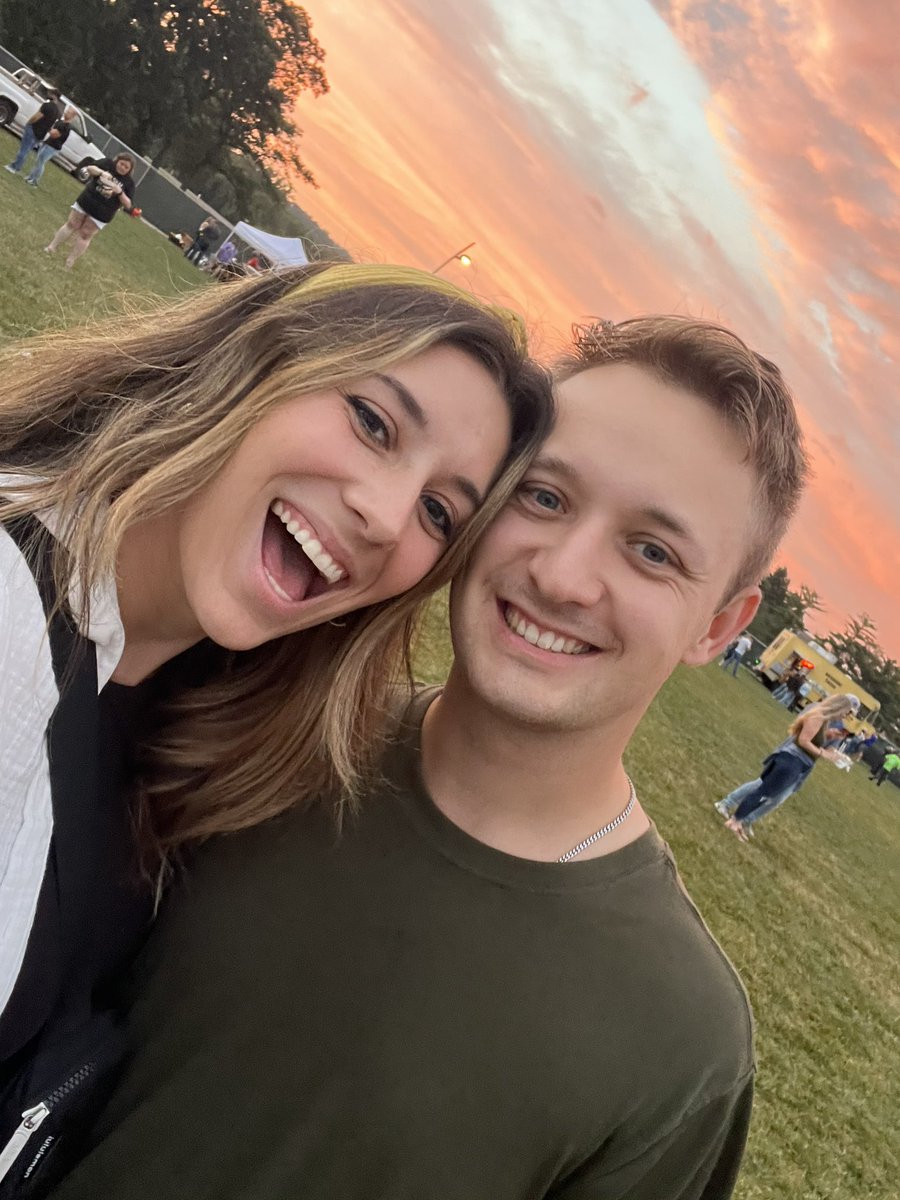_Carleeee's tweet photo. hi, 6 years ago today we met for the first time. yeah I thought it was Dillon and not Nathan and I gave him girl advice - which he must’ve followed since here we are 😏 happy Saturday https://t.co/vnLWXqfvEt