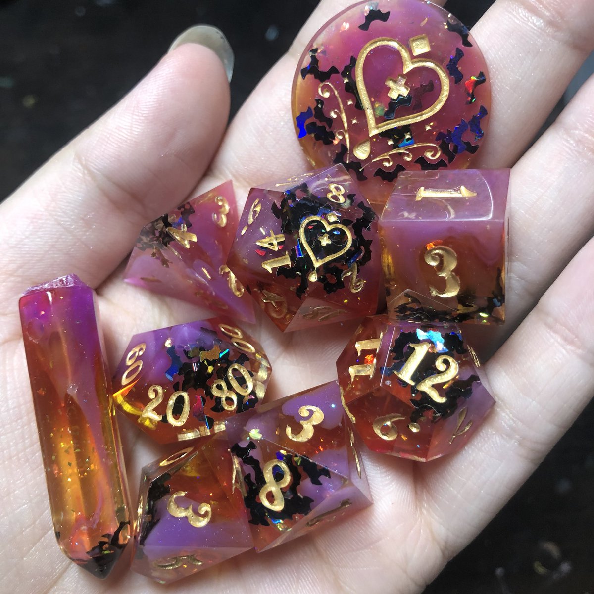 HealersHug's tweet image. A little preview of all the sets that will be going up for todays shop update! 
#handmadedice #dnd #ttrpg #dungeonsanddragons #dice #diceset