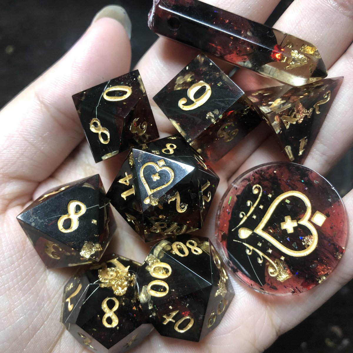 HealersHug's tweet image. A little preview of all the sets that will be going up for todays shop update! 
#handmadedice #dnd #ttrpg #dungeonsanddragons #dice #diceset