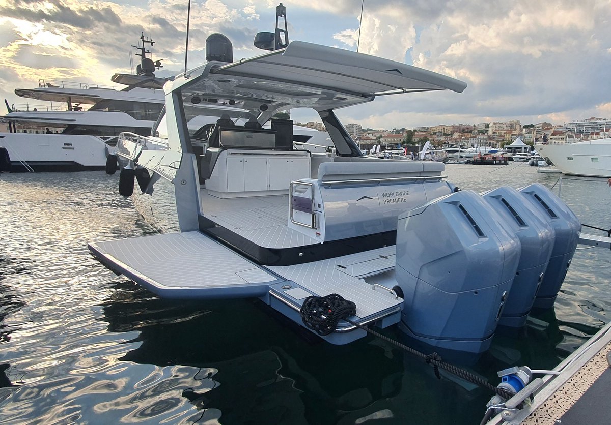 Azimut Verve 48 - 12.90m
#azimut #azimutyacht #group #benetti  #fast #Speed #economy #green #usa #top #design #designers #italian #cyf23 #SeaofStars #elegant  #×