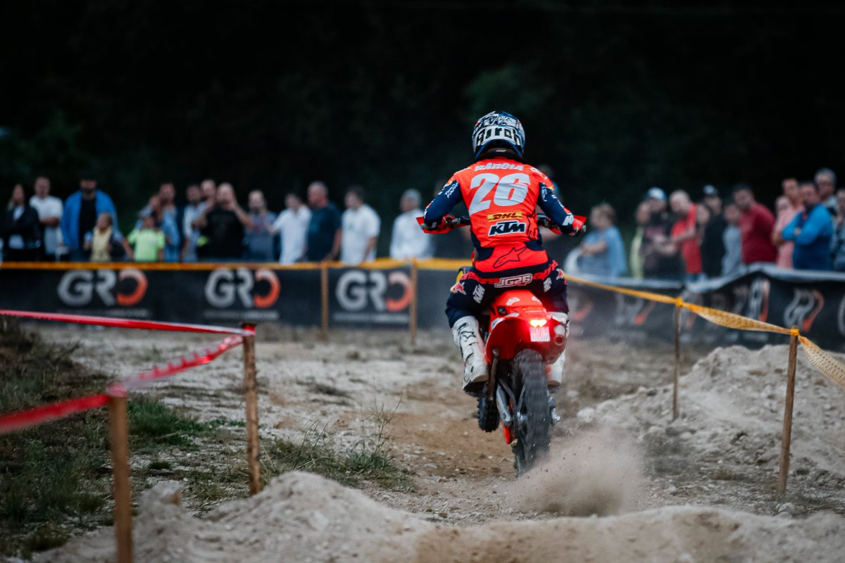 rfme_oficial's tweet photo. El Supertest GRO de ayer en A Estrada dejó a Josep García como el mejor seguido de Zachary Pichon y de Sergio Navarro!
En marcha ya el primer día de carreras en tierras gallegas!!
Fotografías: Nicki Martínez
#rfme #enduro #espenduro #aestrada #pontevedra https://t.co/bWTQyfr6Cw