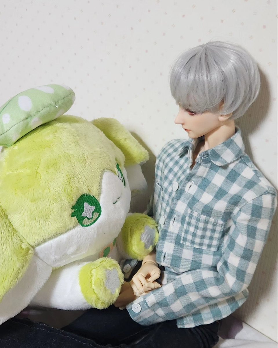 LuxeriasAtelier's tweet photo. Got my sweet Nahida plush from @chunnyeol ! She is soooo adorable! Can't wait for the Childe plush to come home next year!
#ringdoll #malebjd #ringdolllexi #ringdollbjd #bjdphoto #bjd #bjddoll #ドール好きな人と繋がりたい #人形 #ドール #ドール服 #ドール写真 #genshinimpact #Nahida https://t.co/DuhLjUEm09