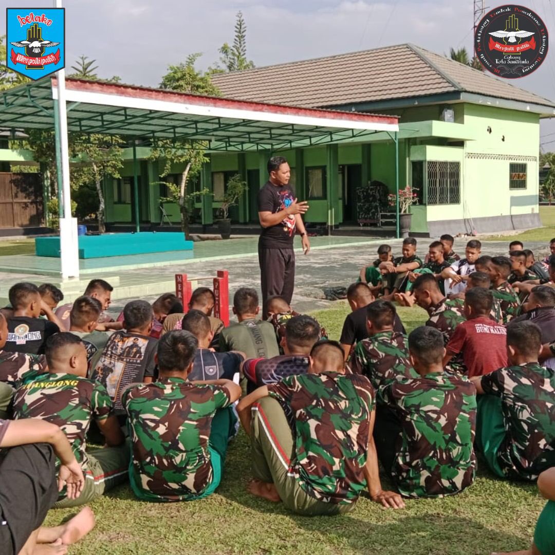 mp_samarinda's tweet image. Kegiatan PPS Betako Merpati Putih Cab. Kota Samarinda dan Cab. Kutai Kartanegara, melaksanakan latihan rutin di Mako Yonif 611/AWL. Para prajurit melakukan uji coba pematahan material utk mempersiapkan diri mengikuti UKT

🔴🕊️⚪️

#ppsbetakomerpatiputih
#silat
#ipsi