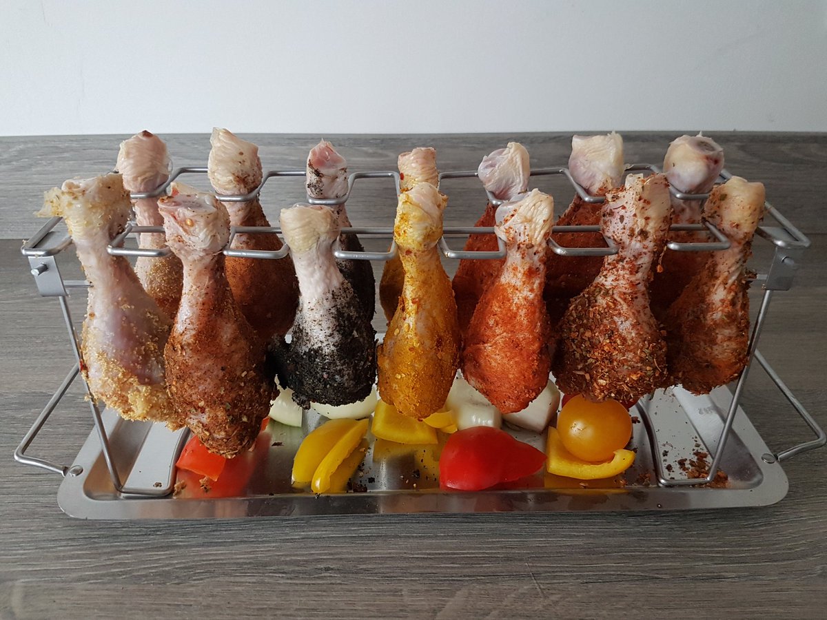 PjdPhil's tweet photo. A bit of an experiment tonight with 6 different rubs from @TheSmokeyCarter https://t.co/TTsgDY0OXN