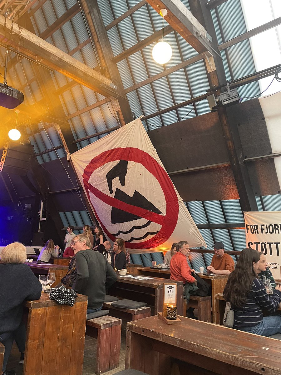 Blir varm i #Førdefjorden-hjertet av dette. Fantastisk kick-off for #Fjordsøksmålet i regi av <a href="/Naturvern/">Naturvernforbundet</a> og @NaturogUngdom