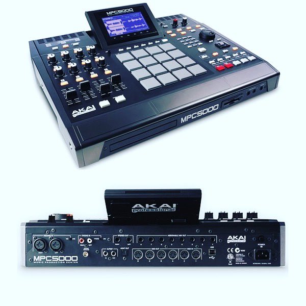 PetrolMediainc's tweet photo. Say what you will about the @akai_pro MPC 5000, but it’s a beast. It’s the 2500 on steroids especially with the JJOS upgrade.#mpc #akai #akaipro #mpc5000 #music #production #audio #engineering https://t.co/cRzcOgc35B
