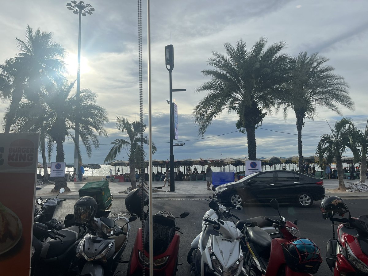 pz6sv5's tweet photo. 🏝️ https://t.co/FKa3uPhLkD