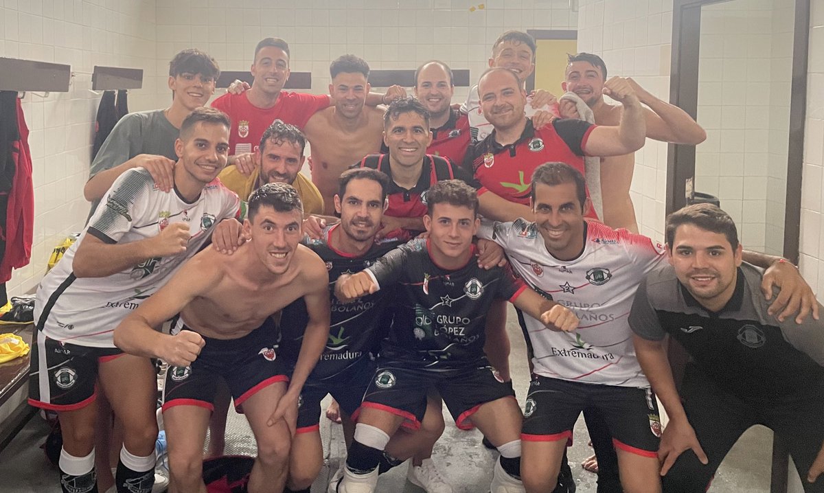 Temporada 23/24
2 División Nacional B 
Grupo IV 
Jornada 1

<a href="/grupolopez14/">GrupoLopezBolañosFS</a> 4-0 <a href="/CaceresUExFS/">Cáceres FS</a> 

<a href="/fedevazs/">fede</a> ⚽️⚽️⚽️
#Nando ⚽️

+3 para comenzar de la mejor manera la temporada. Gracias afición 💪🏻🤍🖤❤️

#elsueñocontinua
 #123👼🏻2💫🤍🖤❤️