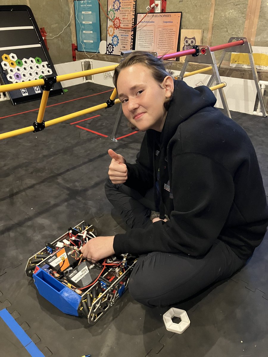 The guts. are. EVERYWHERE! 🤖