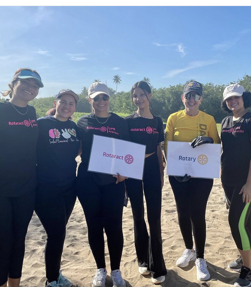 rotariospr's tweet photo. El Club Rotaract UPR Arecibo se unió a la iniciativa de limpieza de costas de @ScubaDogSociety . #distritorotario7000 #limpiezadecostas2023 https://t.co/ctbxAINoqw