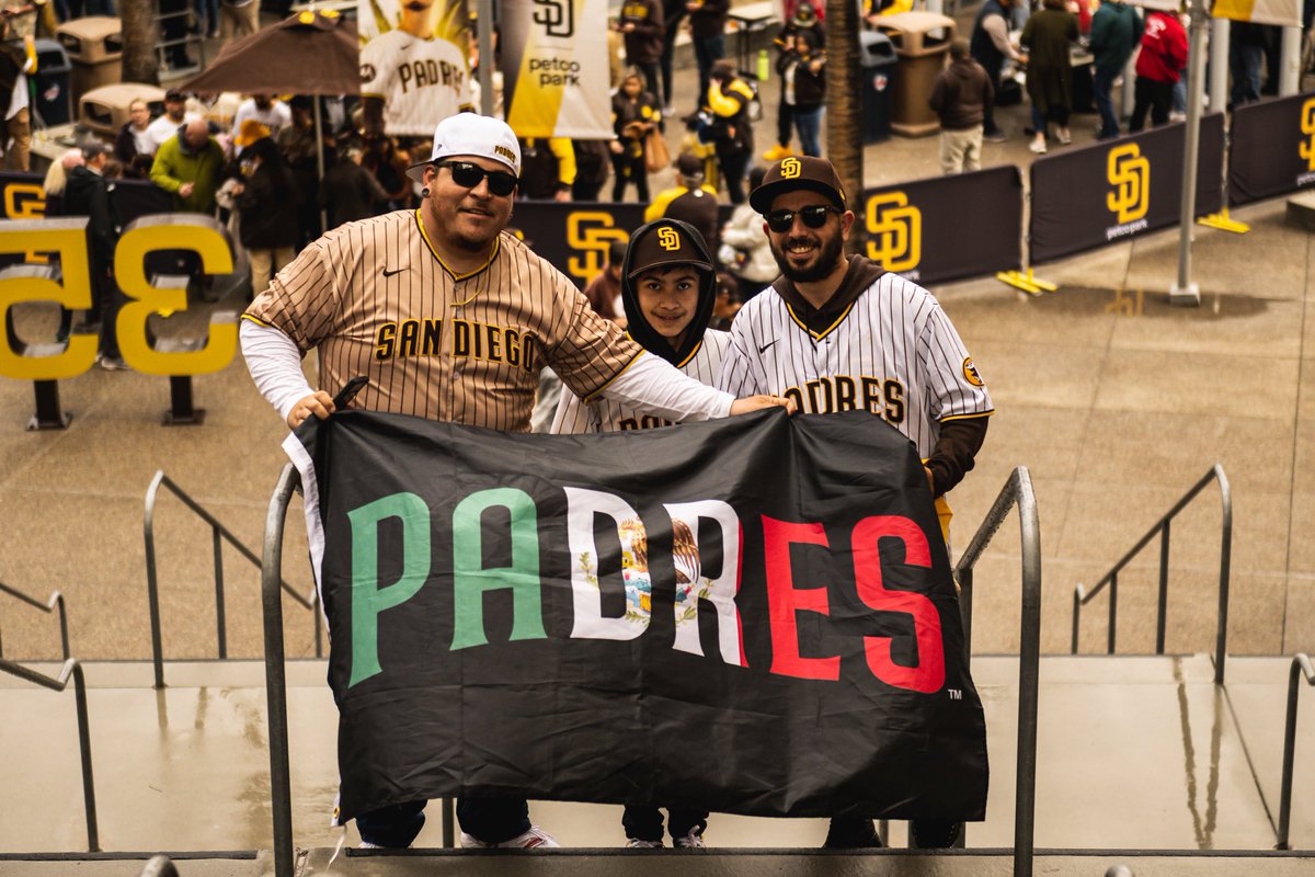 Padres's tweet photo. ¡Feliz día de la Independencia de México! 🇲🇽 https://t.co/oEZ0t1BQeM