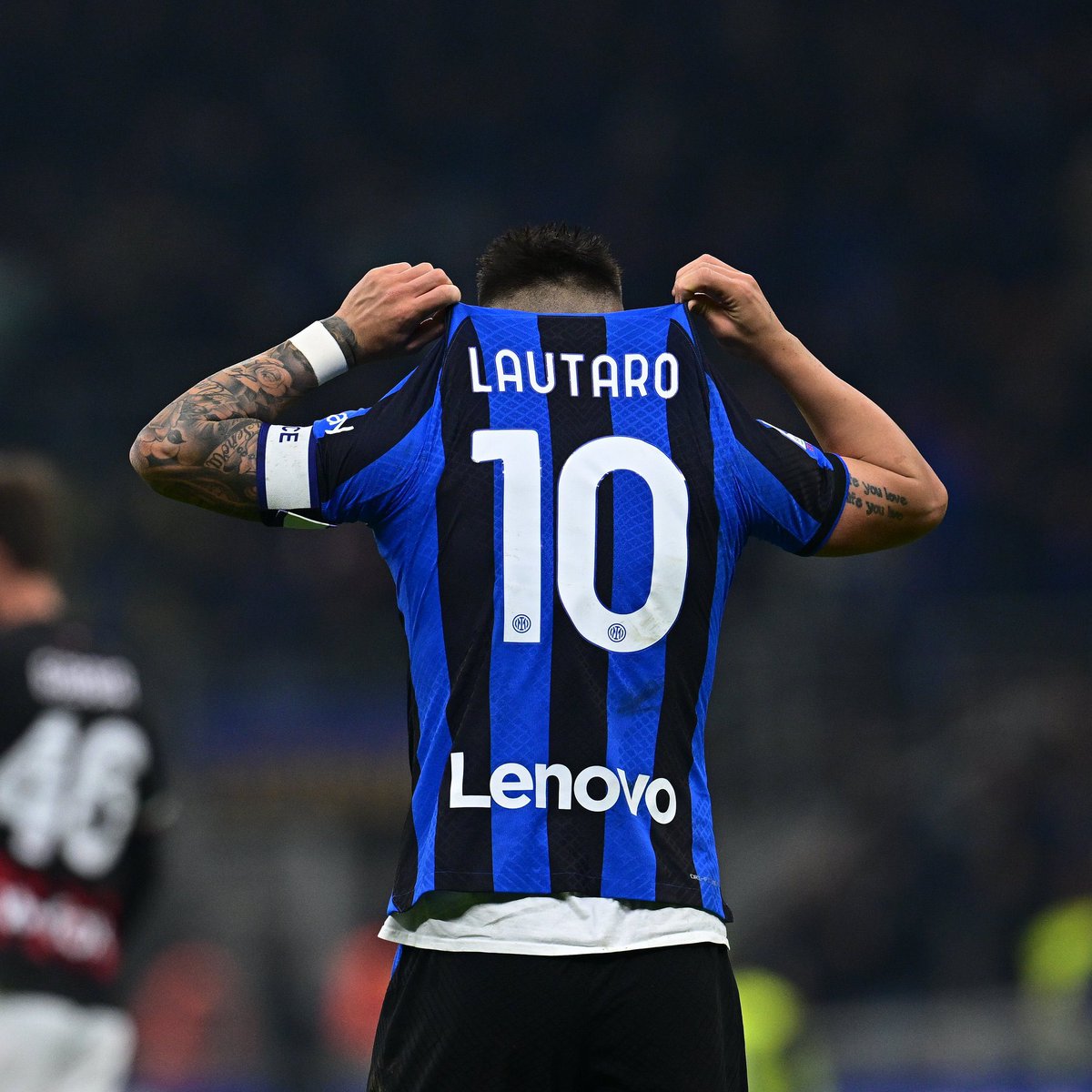 Yo me acuerdo de un 10 que lo criticaban por jugar bien en su club y “borrarse” con la selección, paciencia Lautaro, el tiempo pone todo en su lugar