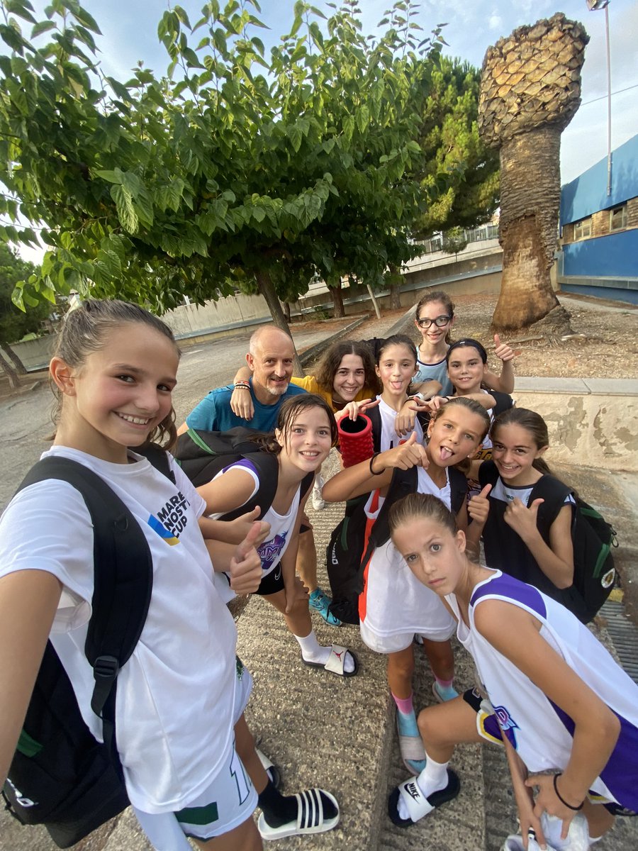 SbdBQValles's tweet photo. 🔛 El Mini A femení posant-se a to al Stage! https://t.co/FCrc5LvySX