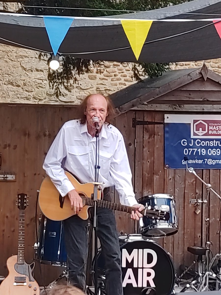 Barbara Marks 🇪🇺🇬🇧 (@barbaramarks_13) on Twitter photo Enjoyed our quick trip to the #RedLion #Eynsham with tins of food in hand to see <a href="/john_otway/">Dr. John Otway</a> and <a href="/DeadlyTheRoadie/">Deadly the Roadie</a> <a href="/laurencemarks64/">LaurenceMarks</a> Enjoyed our quick trip to the #RedLion #Eynsham with tins of food in hand to see <a href="/john_otway/">Dr. John Otway</a> and <a href="/DeadlyTheRoadie/">Deadly the Roadie</a> <a href="/laurencemarks64/">LaurenceMarks</a>