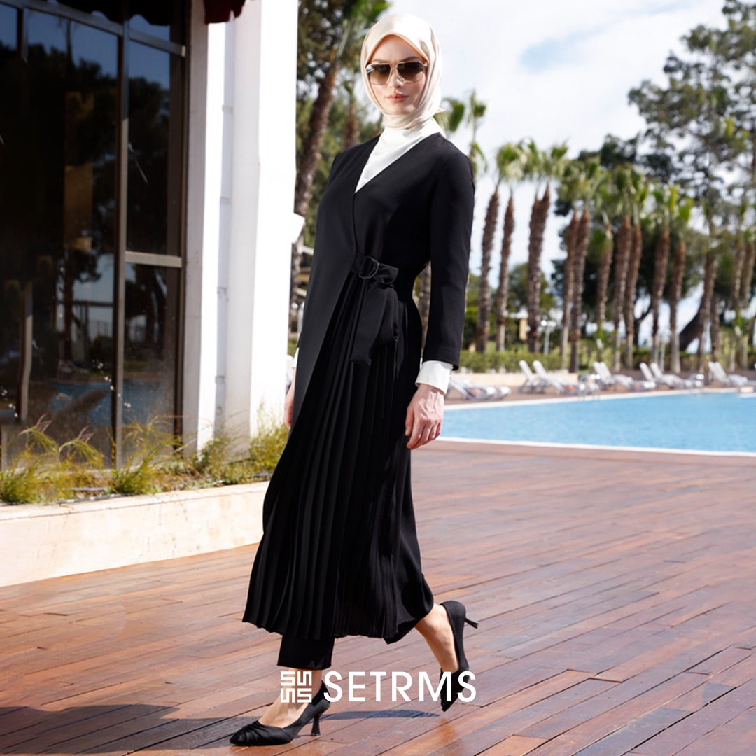 Siyah asilliğinin #Setrms kalitesiyle kusursuz buluşması 🖤

2323078-Kap🏷️

#setrms #setrmsnewseason #setrmsonline #moda #fashion #ilkbaharyazkoleksiyonu #setrmsilkbaharyaz #newseason #style #springsummer #ss23 #setrmsstyle #setrmsmuslimfashion #tesettürkombin #modaplus