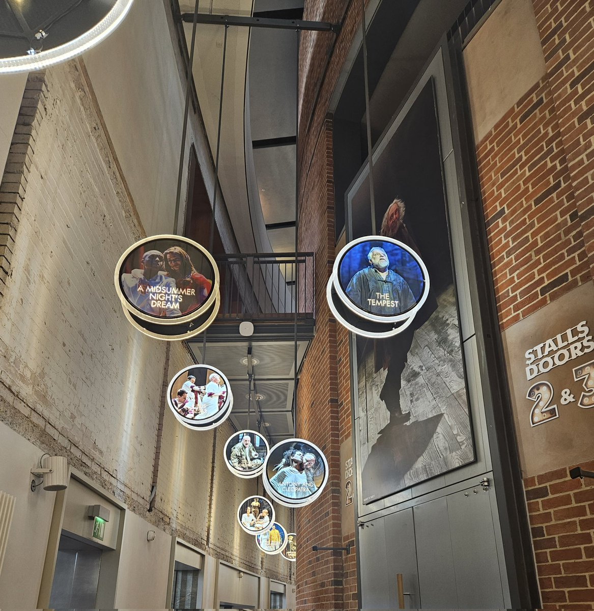 samrobathan's tweet image. What can you do with kids for less then £20 these days? Unbelievably, you can visit Stratford's RSC and watch an unforgettable performance of Macbeth. Tiktok tickets for full time students are £10  and under 18s tickets are £8,worth checking before forking out a small fortune!