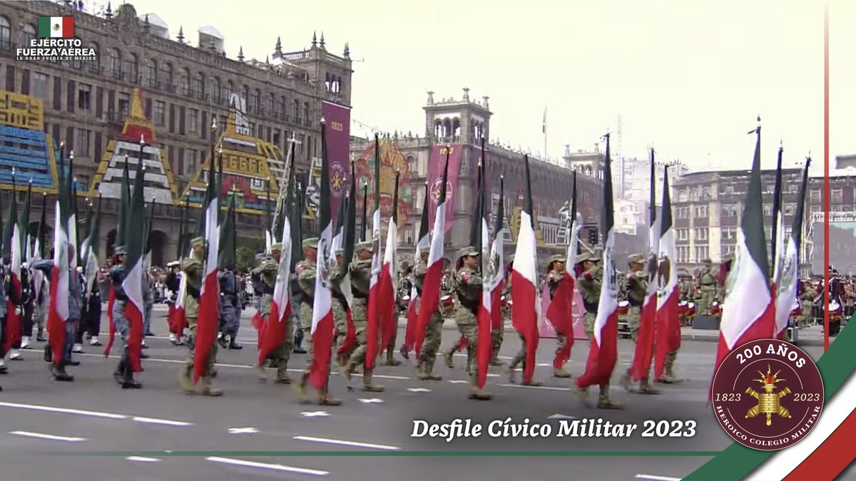 Defensamx1's tweet photo. Con distinción y marcialidad mujeres y hombres del #EjércitoMexicano, #FuerzaAéreaMx, #GuardiaNacional y #SEMAR, forman parte de la #Descubierta de Bandera.
#DesfileCívicoMilitar2023 #MesPatrio #Septiembre #Bicentenario del #Heroico #ColegioMilitar
#EjércitoMexicano #FuerzaAéreaMx #UnidosSomosLaGranFuerzaDeMéxico.