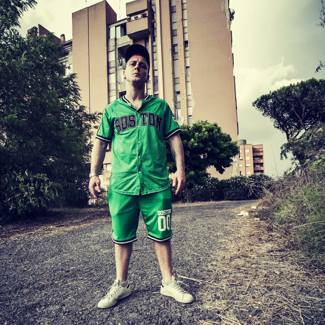 TrueRiserap's tweet photo. LABANGELES 🐐 pt.1

.
.
.
.

📸 @monday4k 

.
.
.

#rise #rap #hiphop #onelove #oldschool #green #outfit #labaro #goat #street #streetphotography #ilsuonodellastrada https://t.co/dY4Wo5fFQ3