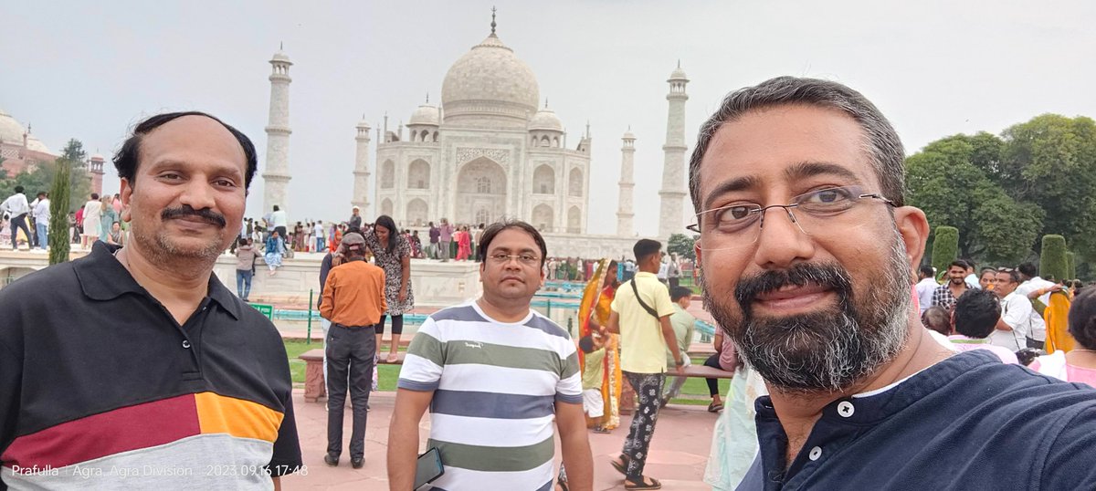 evoc_india's tweet photo. What an incredible day on #IndianHeritageDrive in Fatehpur Sikri Agra!🚗✨ Explored the historic Fatehpur Sikri and marveled at the breathtakingly beauty of the Taj Mahal.🕌🇮🇳 Truly an unforgettable journey! Charged by @ZoneCharge #EVAdventures #XUV400ElectrifyingRides https://t.co/g5NlfsQR2w