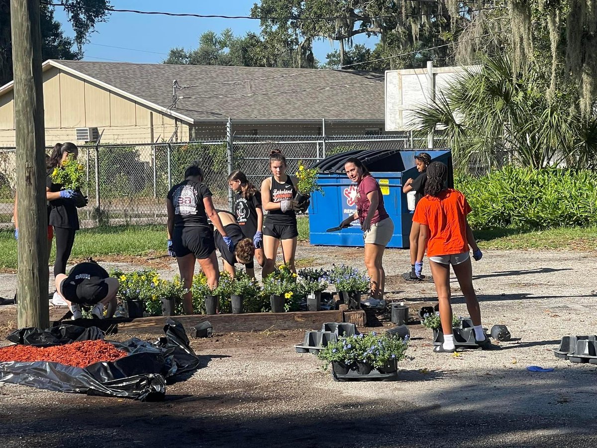 Kelsey Moore (@kelswhalee) on Twitter photo The Lakeland High School Cheerleading Team worked hard at the local FOP today for a community service work day. So proud of these athletes demonstrating Nulli Secundus leadership within our city 🧡🖤
<a href="/PolkSchoolsNews/">Polk County Public Schools</a>
<a href="/pcps_athletics/">PCPS Athletics</a>
<a href="/LHSNaughts/">Lakeland Dreadnaughts Athletics</a> The Lakeland High School Cheerleading Team worked hard at the local FOP today for a community service work day. So proud of these athletes demonstrating Nulli Secundus leadership within our city 🧡🖤
<a href="/PolkSchoolsNews/">Polk County Public Schools</a>
<a href="/pcps_athletics/">PCPS Athletics</a>
<a href="/LHSNaughts/">Lakeland Dreadnaughts Athletics</a>