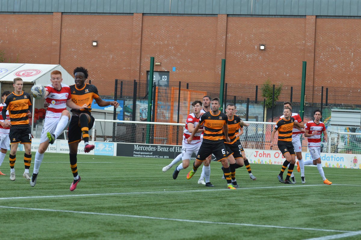 DRUMMONDO's tweet photo. Lucky enough to be behind @acciesfc goal with the Photographers for Accies last minute winner against Alloa this afternoon! I took this! https://t.co/aOHZihzX0n