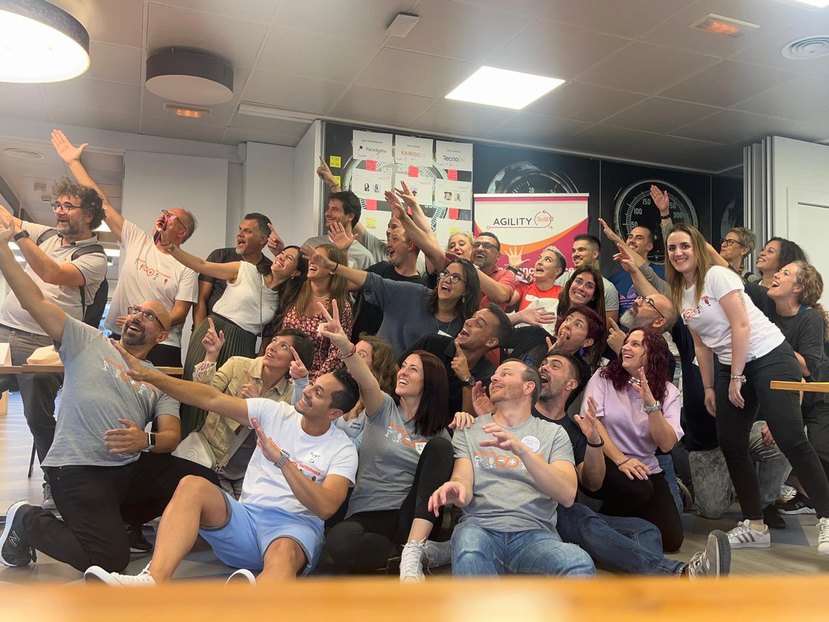 AgilityTRes60's tweet photo. Y asi cerramos un dia inolvidable los últimos de Filipinas!! Gracias a todos por hoy! Nos vemos en próximas edicionew de #AgilityTres60 https://t.co/0YHWbUEORg