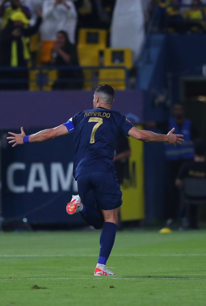 Comfortcle's tweet image. CR7 my 🐐