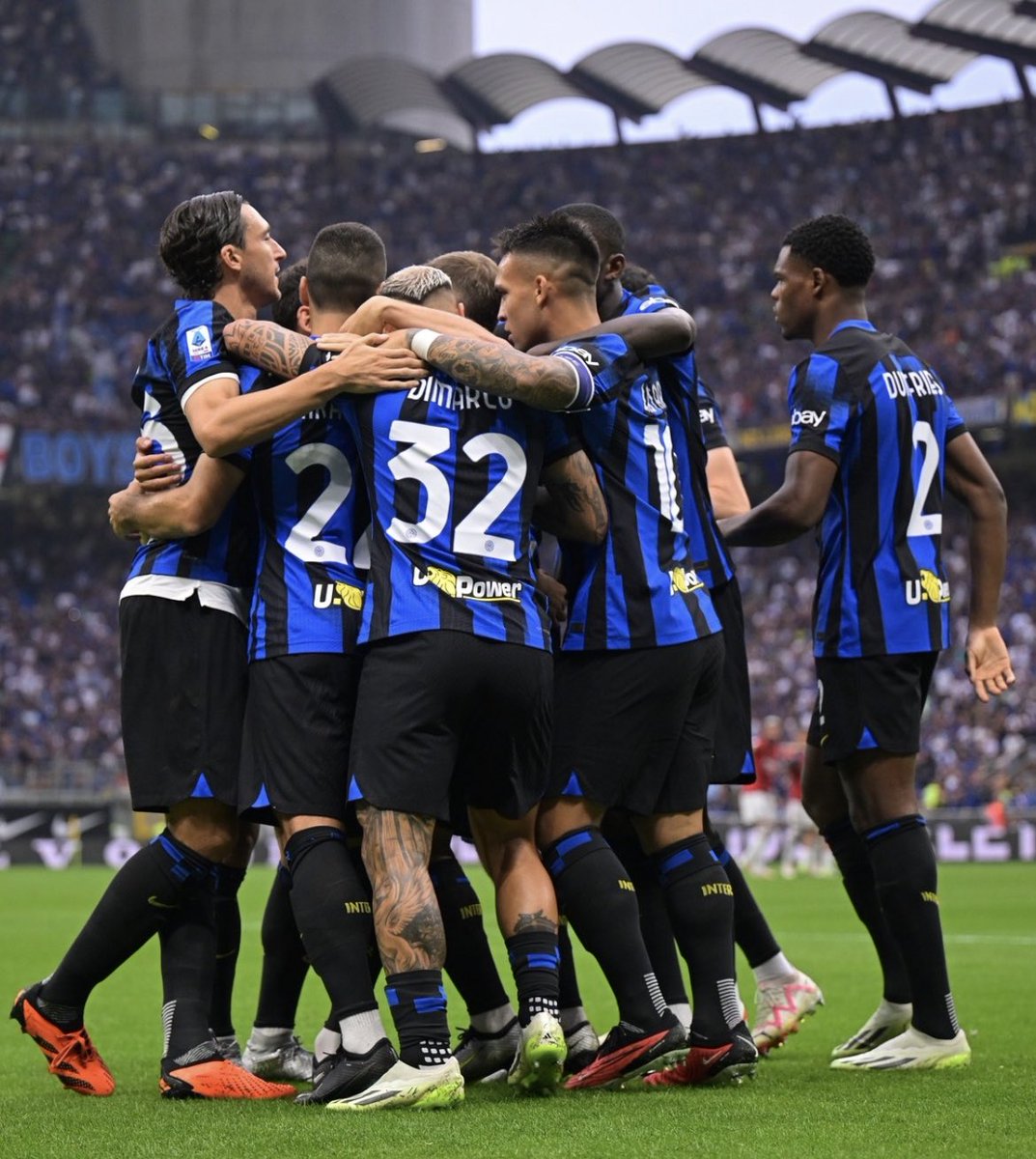 90ordnasselA's tweet image. 18/1 Supercoppa: Milan 0-3 Inter 
5/2  Serie A: Inter 1-0 Milan
10/5 Champions League: Milan 0-2 Inter
16/5 Champions League : Inter 1-0 Milan 
16/9 Serie A: Inter 5-1 Milan

COMANDIAMO NOI MILANO ⚫️🔵