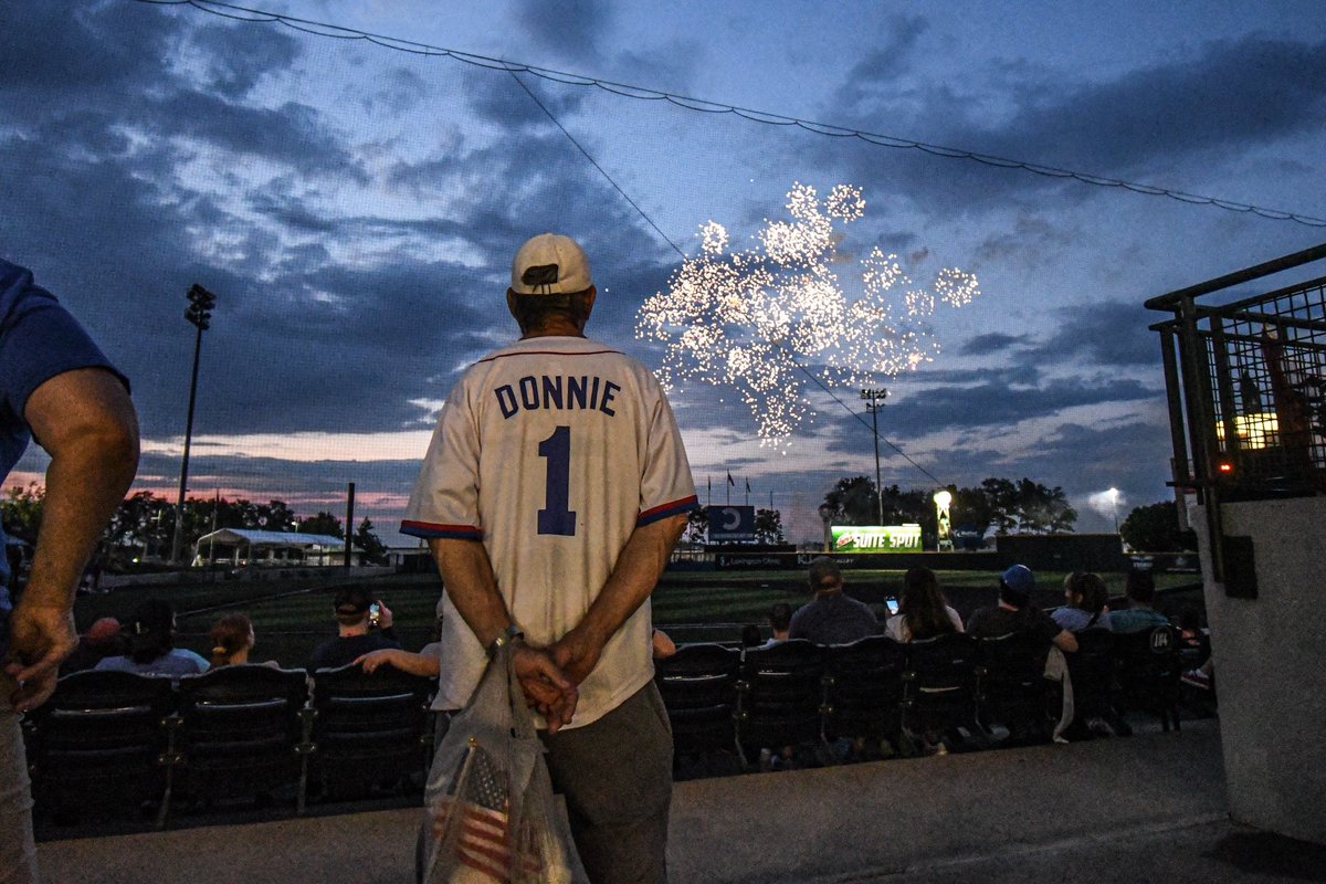 GoLexLegends's tweet photo. A burst of brilliance to close this chapter of the Lexington Counter Clocks 🎆
The last post-game fireworks of the season starts tonight following the conclusion of the game 😔
C you later 👋
#lexgoclocks #fireworksspectacular #lexky https://t.co/EXnUyZvd2z