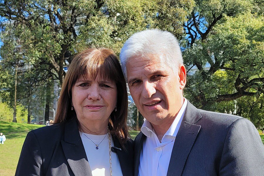 En las pasadas elecciones presidenciales nacionales, el 82% de los sanluiseños elegimos un cambio. Dijimos Basta al Kirchnerismo, votando diferentes opciones que expresaban cambiar un modelo que deja a la mitad de los argentinos en la pobreza y al país con una inflación galopante