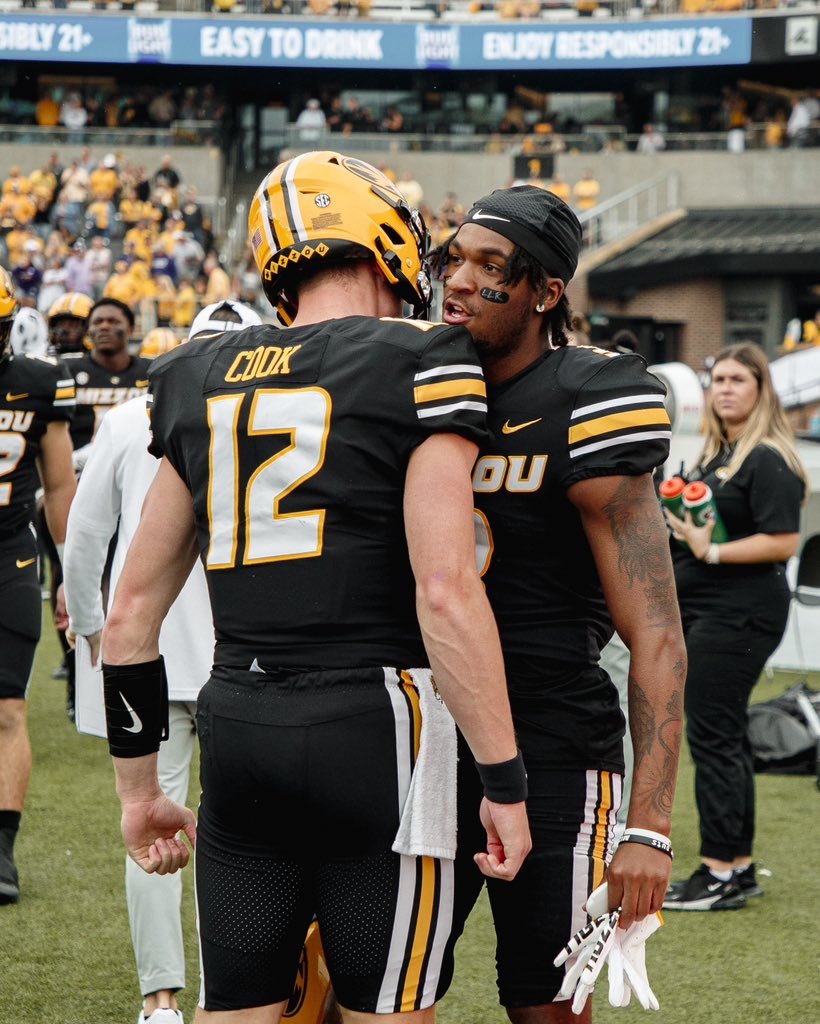 That Luther X Brady connection 🤝

#MIZ 🐯🏈