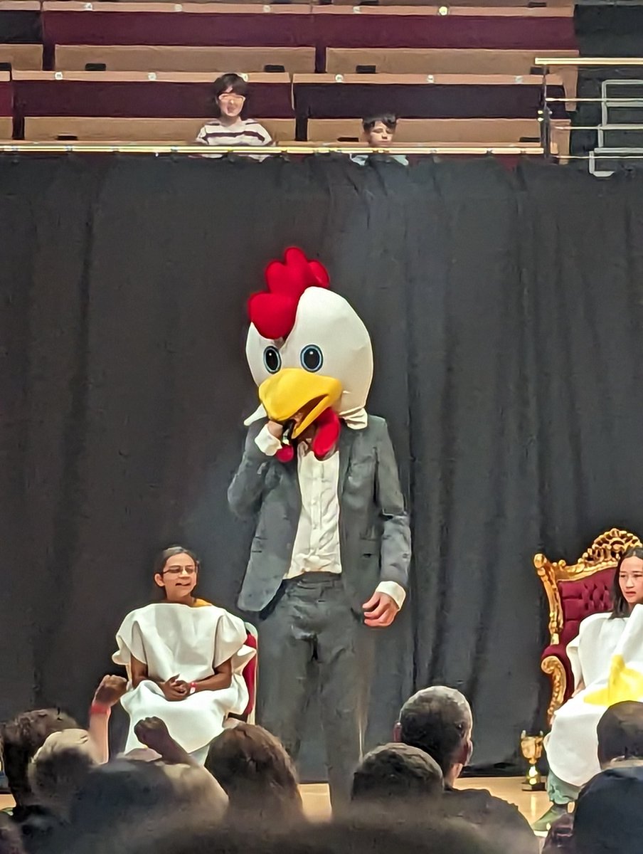 Just need to call out <a href="/TaskmasterEdu/">Taskmaster Education</a> <a href="/warwickarts/">Warwick Arts Centre</a> and <a href="/AlexHorne/">Alex Horne</a> for a wonderful day spent with my six year old today at Taskmaster Live. All elements of the day were fab from the tasks to the show and the amazing patience and time given for photos from LAH himself.